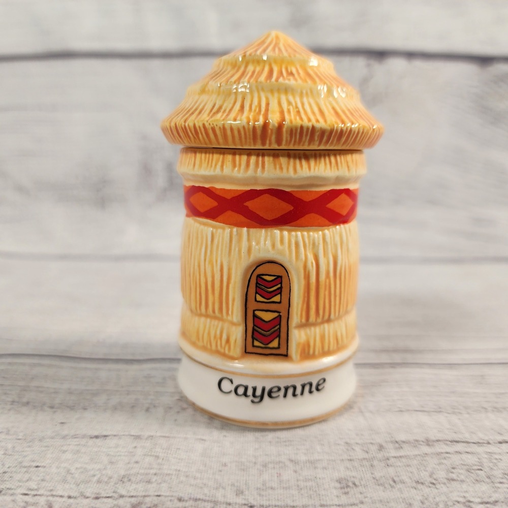 Danbury Mint Spices of the World African Hut Cayenne Spice Jar Porcelain Hut